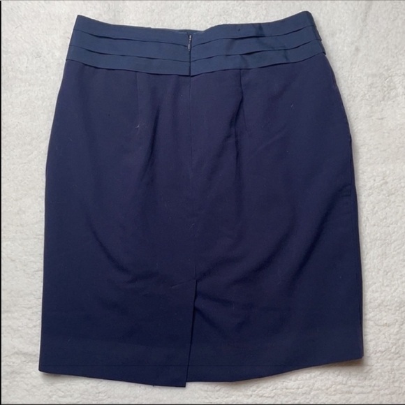 Gap Skirt pleated Royal Blue Stretch Work Career
Size 2 - Picture 6 of 8